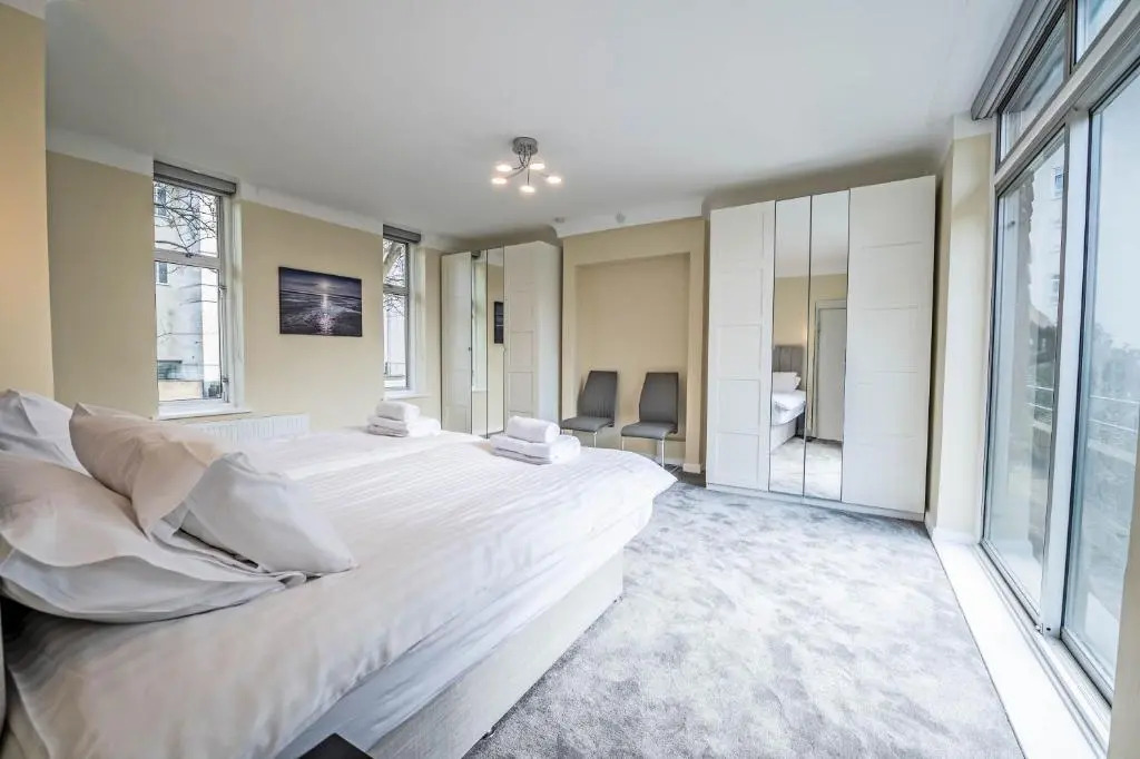 The Manor - Large Luxury home in Bournemouth - Sleeps 12+