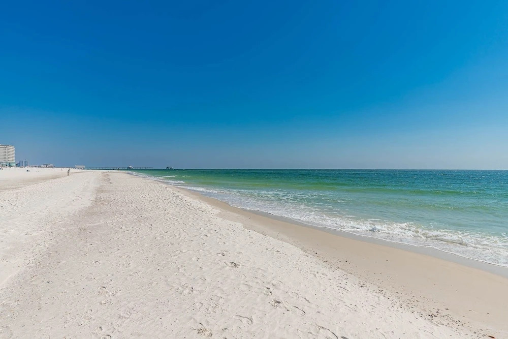 Seawind 809 3 Bedroom Condo