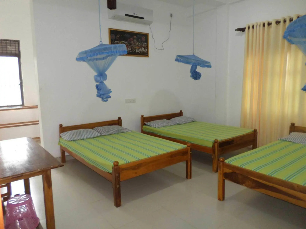Rathna Holiday Resort
