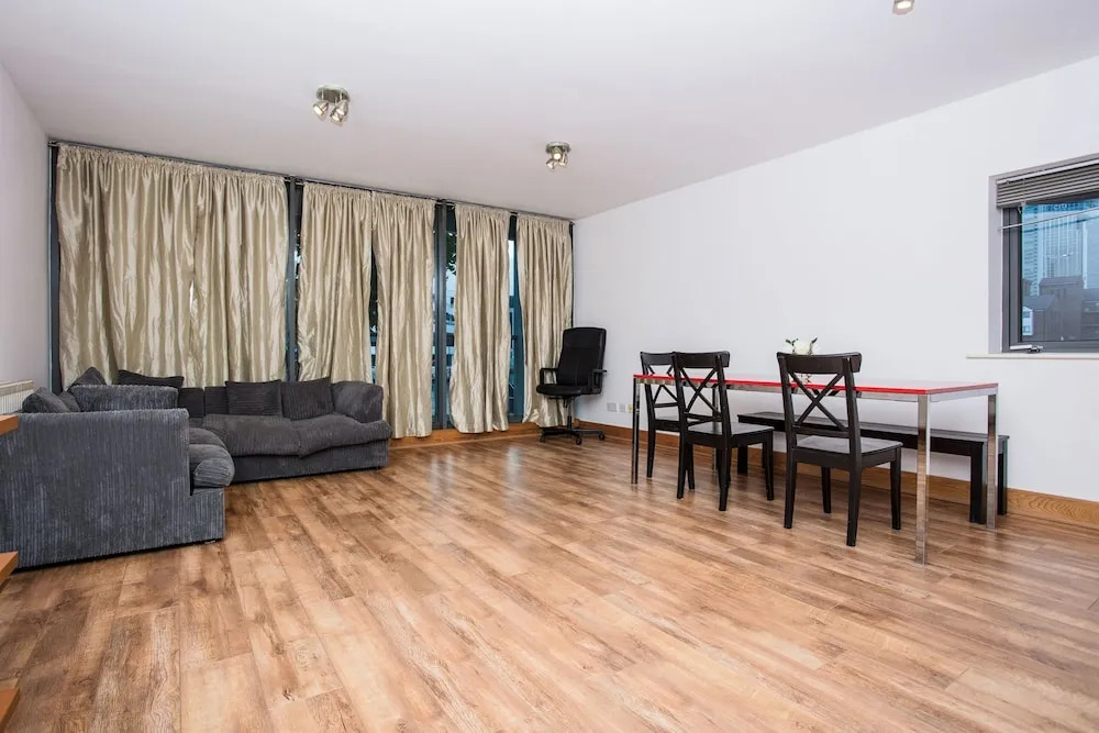 Bright 2Bed Water Side Flat
