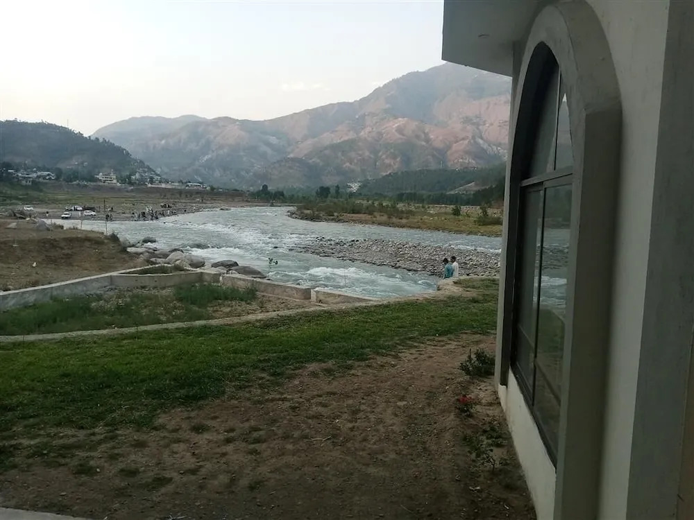 River Dine Hotel