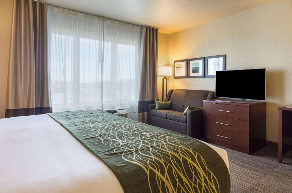 Simmons Suites
