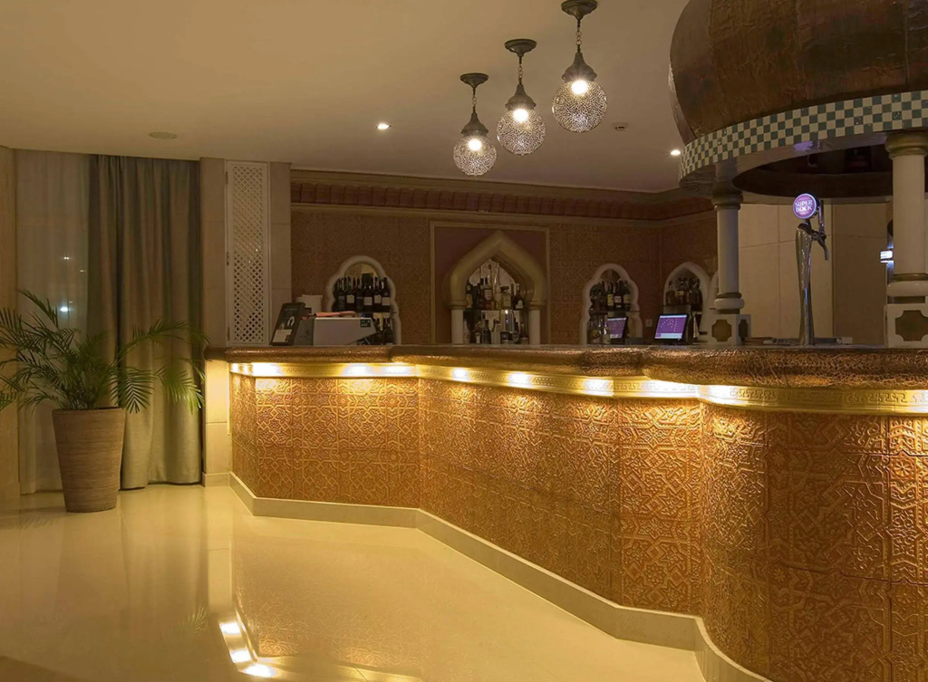 AP Oriental Beach