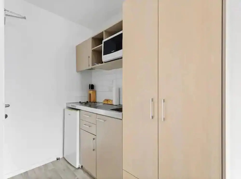 Central City 1Br Apartment