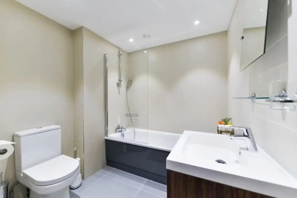 Hotel Style Penthouse Located Close to Central 8