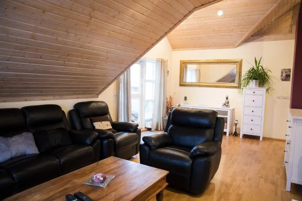 Guesthouse Hvammur by the Harbour