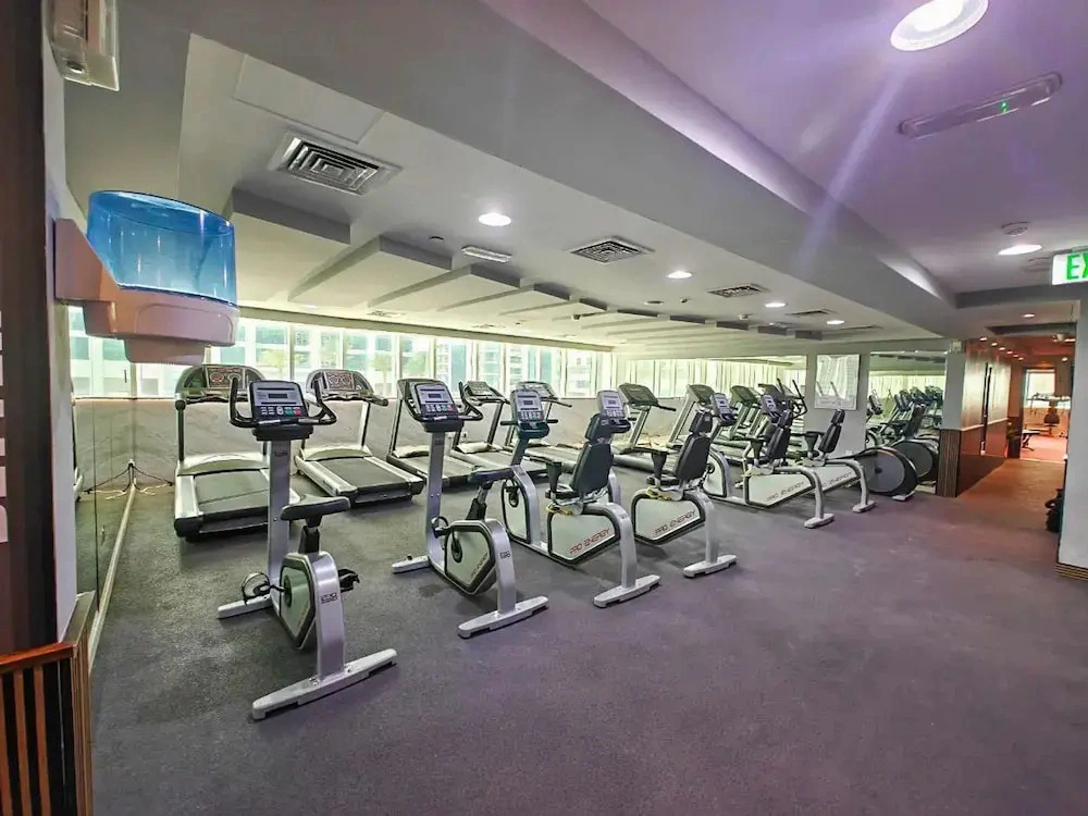 A Fabulous 1 Bedroom Apartment in Marina Pinnacle