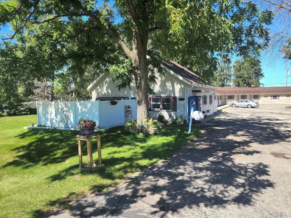 White Valley Motel