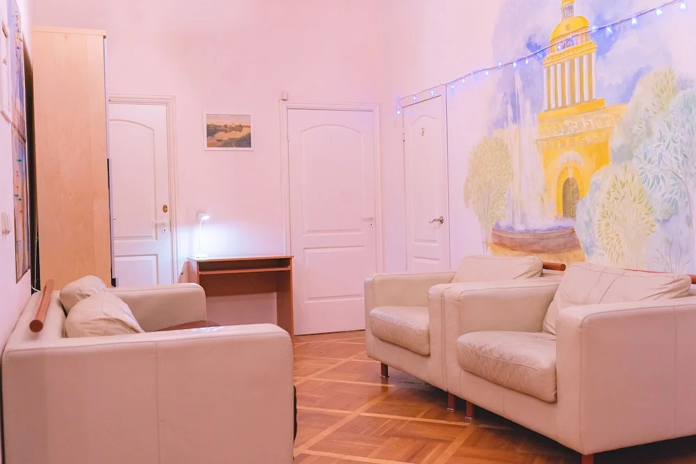 Cozy Place at the Admiralty
