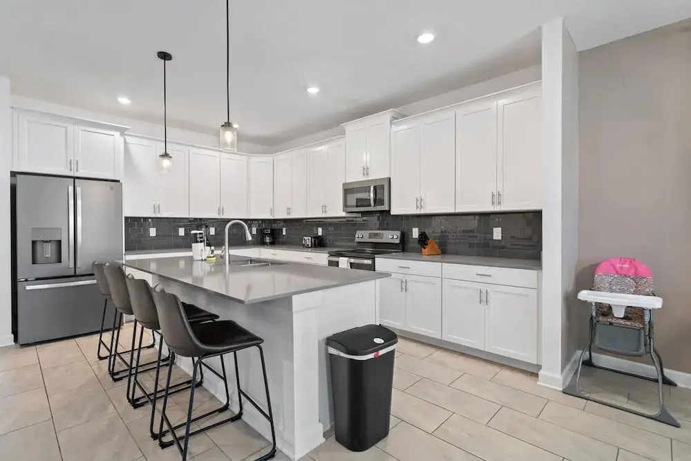 Gorgeous 6-bedroom House With Private Pool
