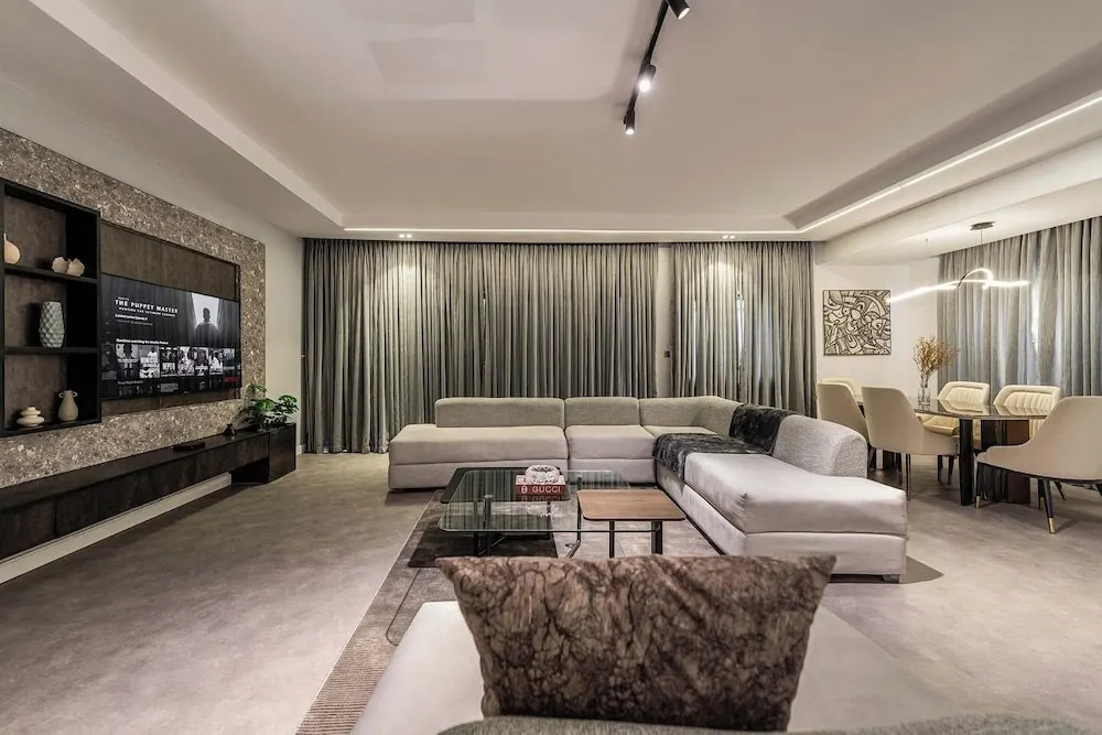Opulence Apartment