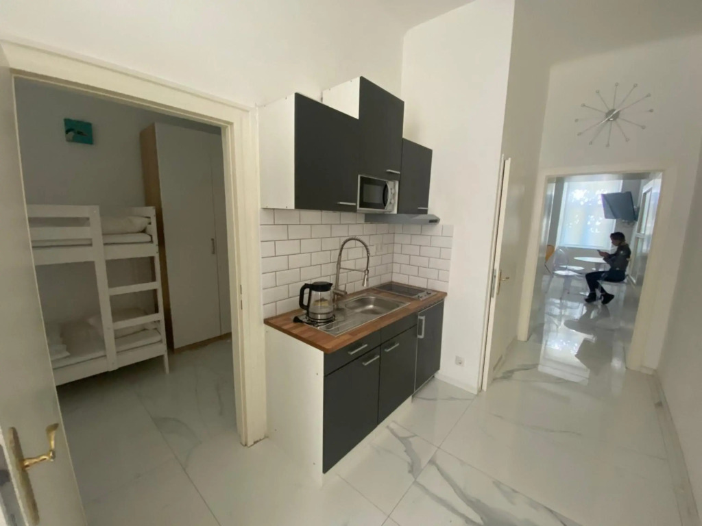 COOL City CENTER Apt. @ METRO and SHOPPING STREET