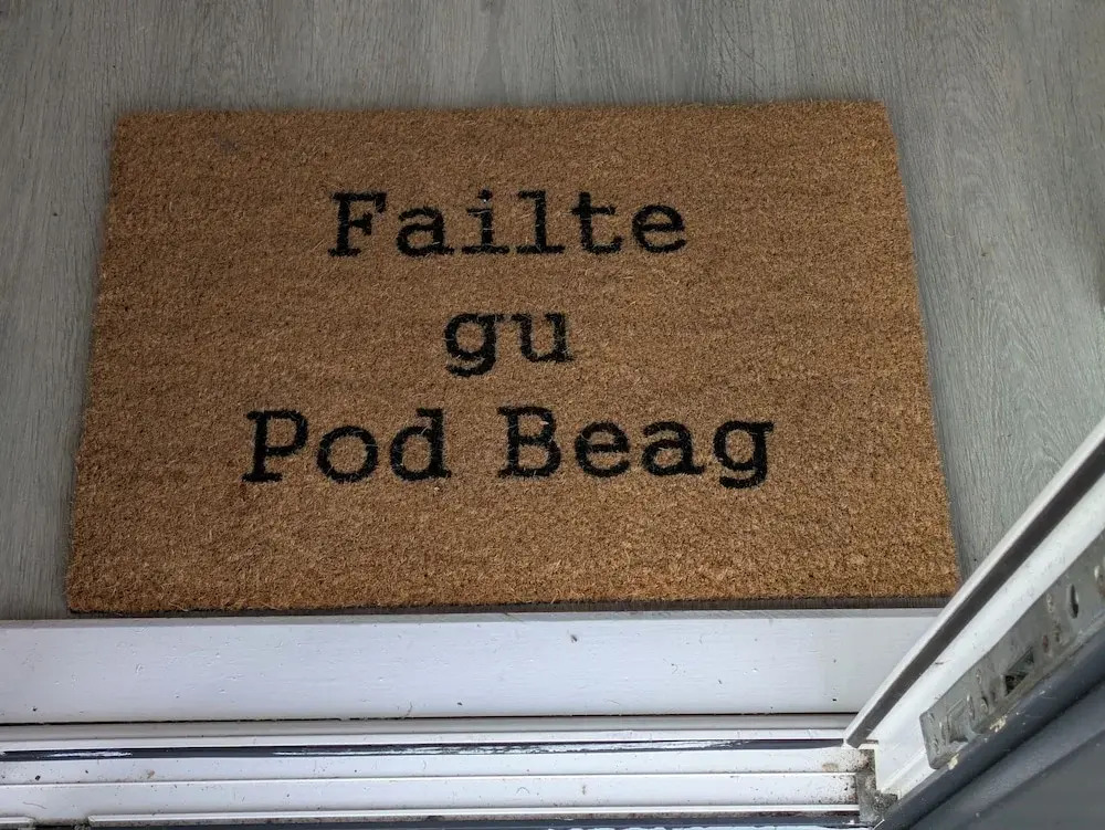 Pod Beag beside the sea Isle of Eriskay