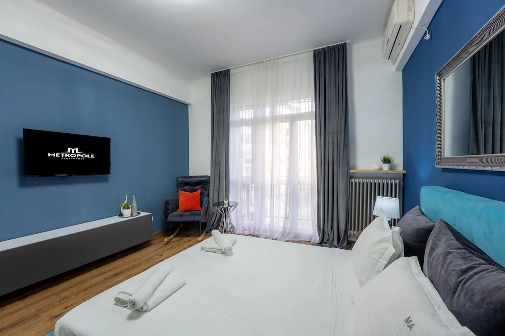 Metropole Apartments Studio City