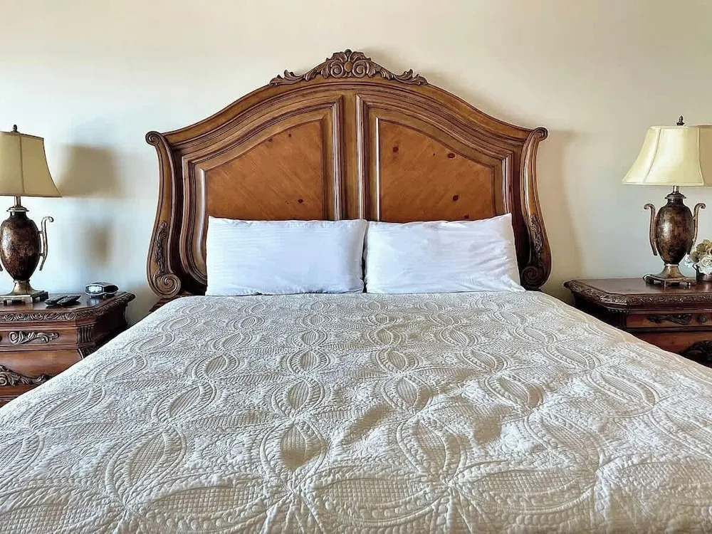 Beachview Condo in Legacy Tower 1-1004 - Fully Furnished 3 Bedroom 2 Bathroom