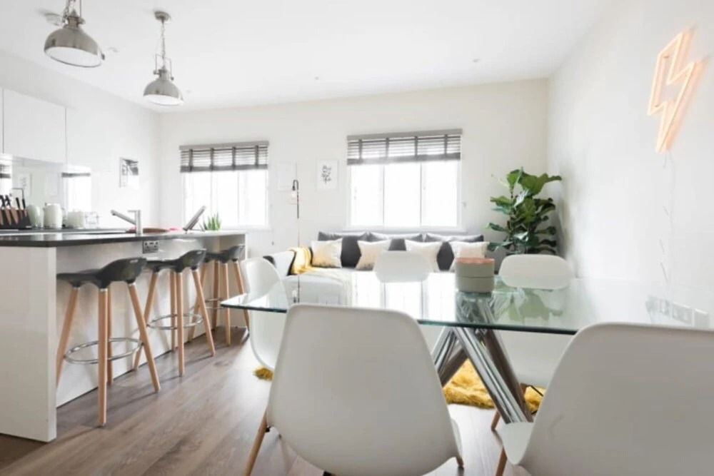 The Oxford Street Retreat - Modern 3bdr in 2 Apartments