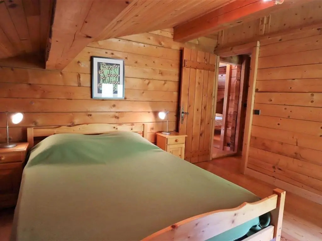 Chalet Familial pour 10 Pers. à Proximité des Pistes et Commerces avec Cheminée et Wifi - FR-1-342-232