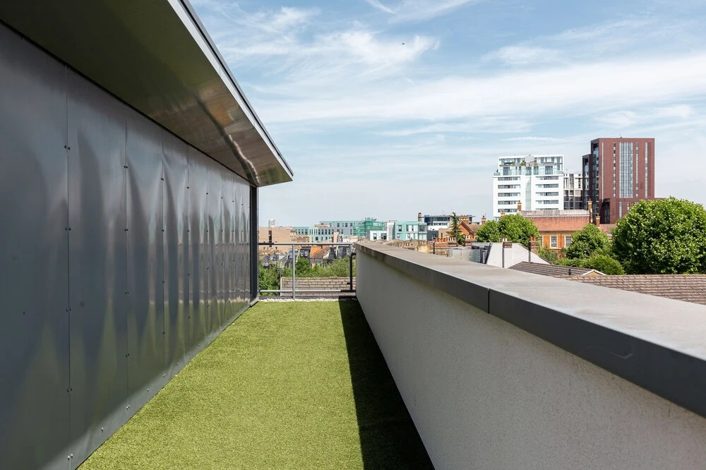 Impressive 2 Bed Penthouse in Wandsworth