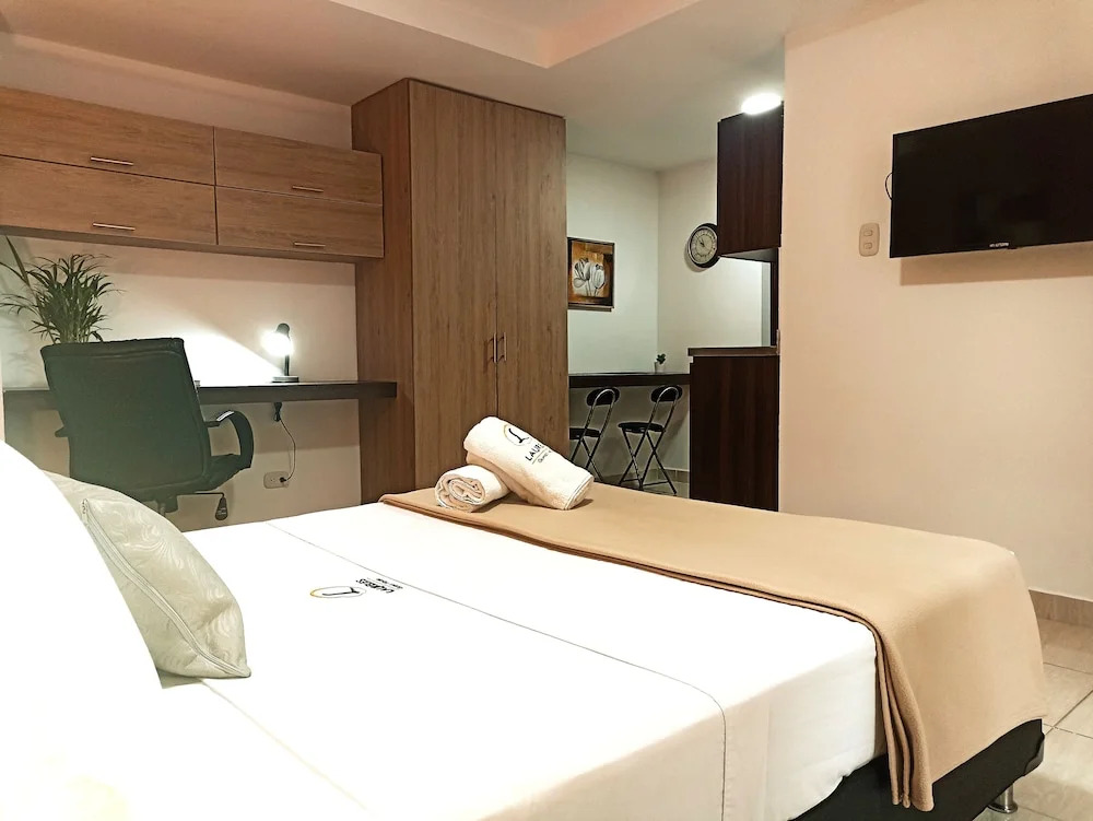 Laureles Guest House LGH Hotel