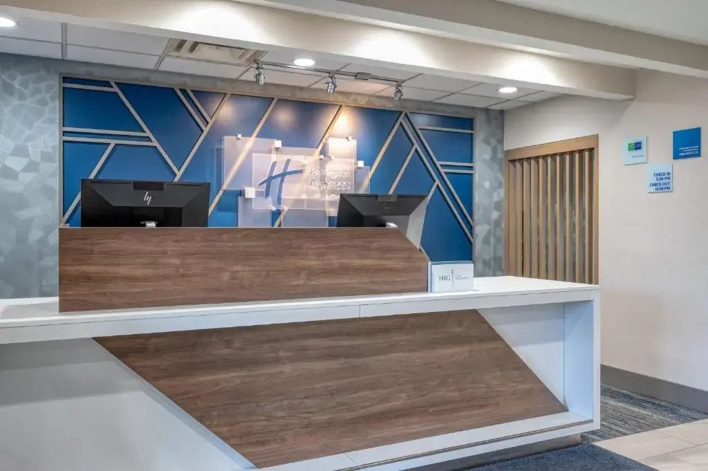 Holiday Inn Express Hotel & Suites Columbus Airport by IHG