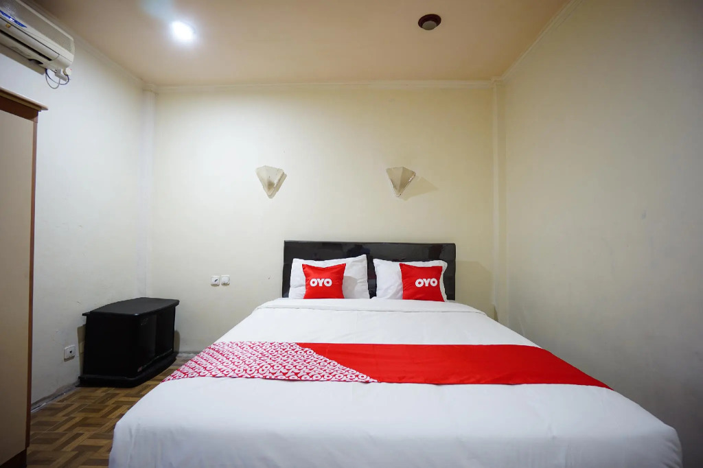 OYO 2217 Galaxy Hotel