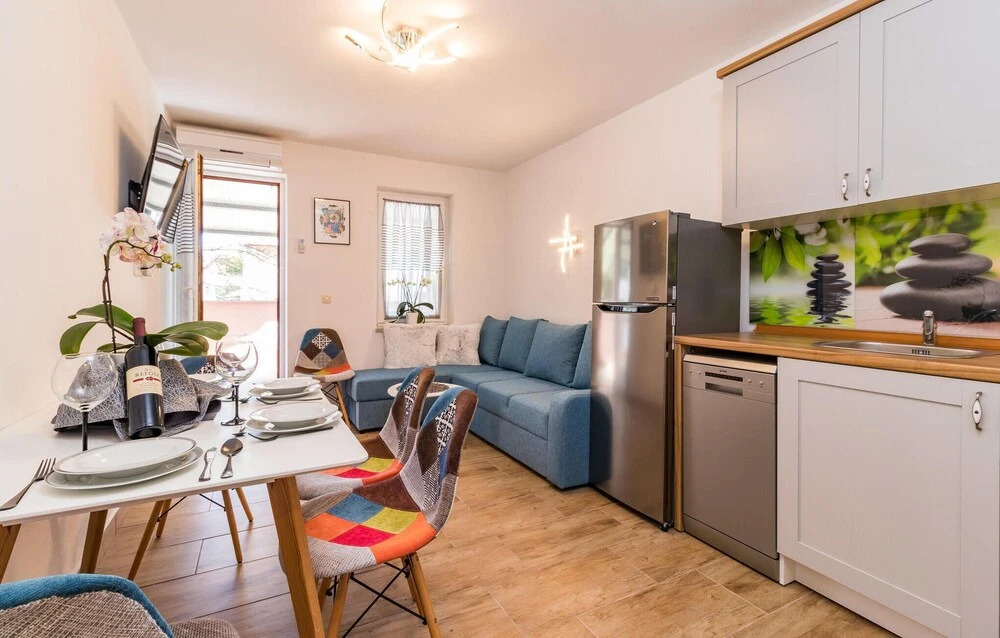Nice Apartment in Pula With Outdoor Swimming Pool, Wifi and 2 Bedrooms