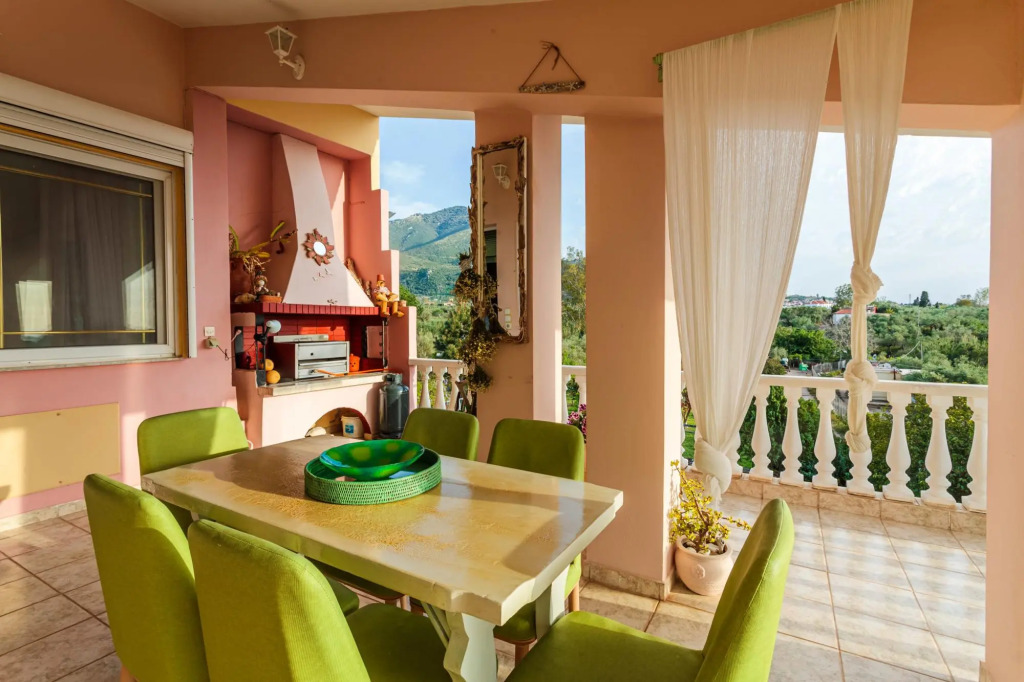 Villa Vlassoula - Beachfront Luxury Villa with Private Pool & Garden Heaven