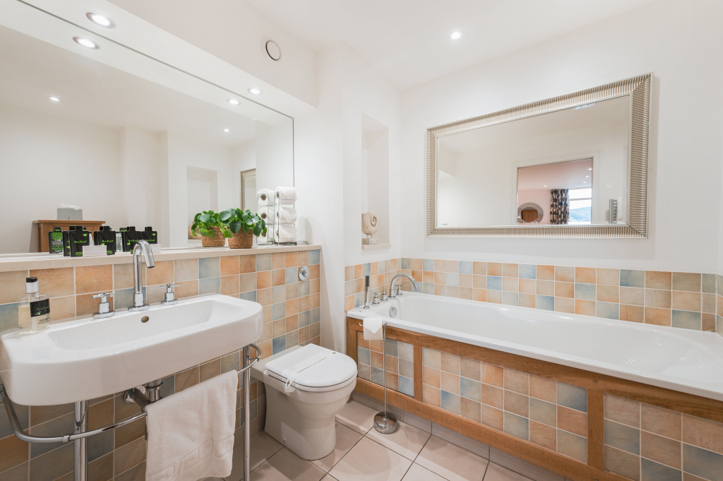 Highland Apartments by Mansley