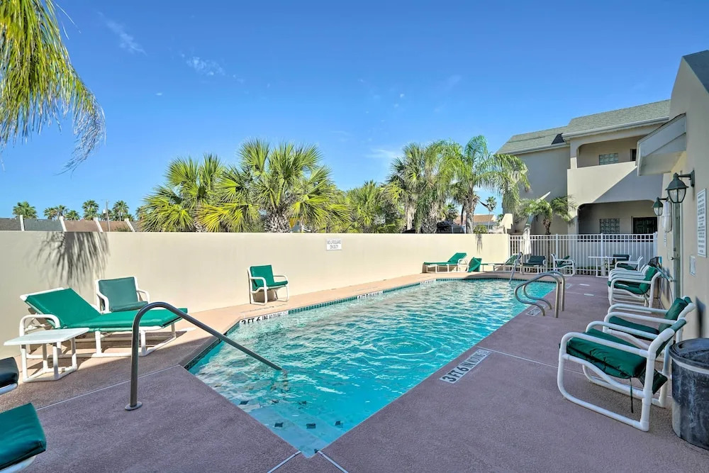 Coastal Condo w/ Pool in South Padre Island!