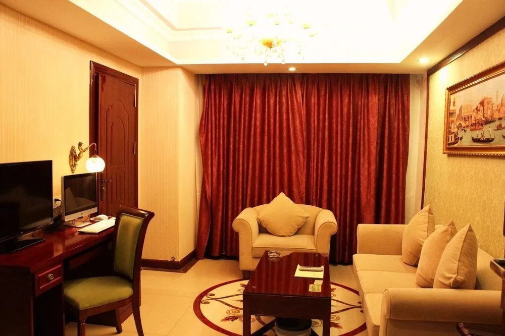 Vienna Hotel (Shenzhen Railway Station)