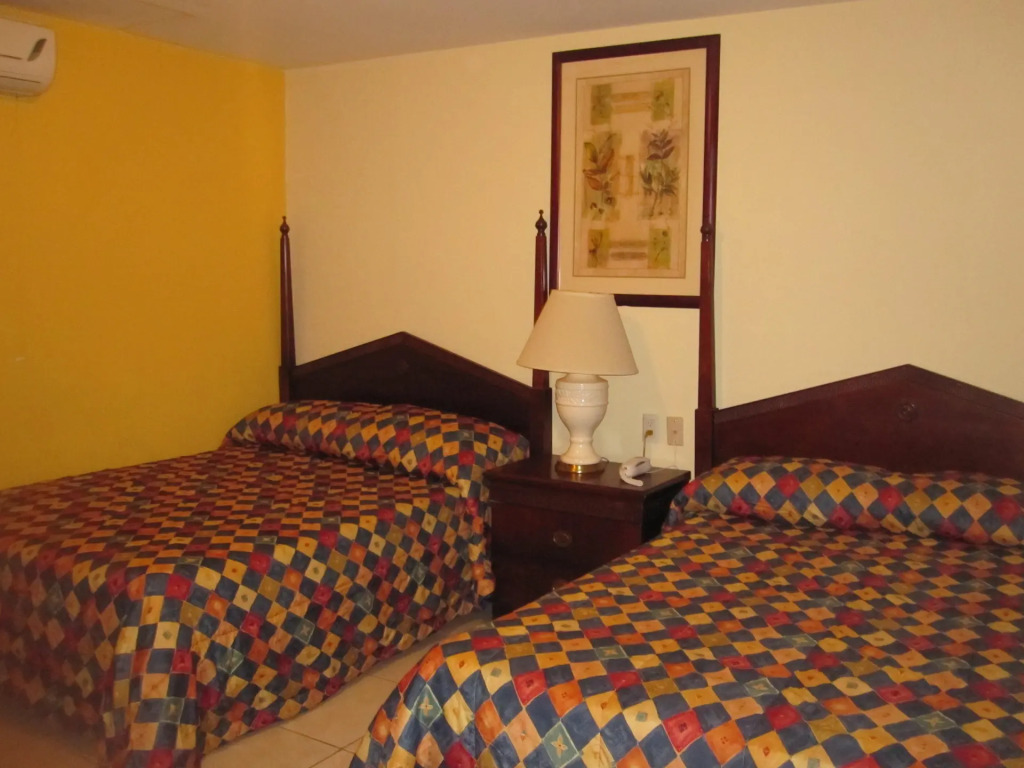 Hotel Ossi Inn