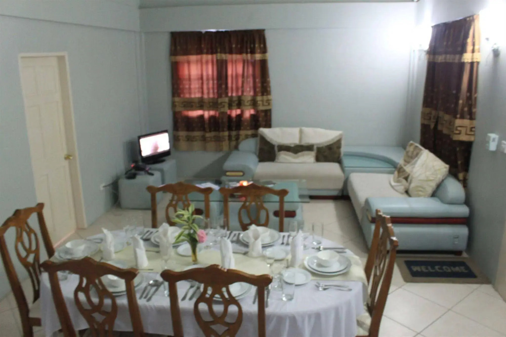Rejens Hotel