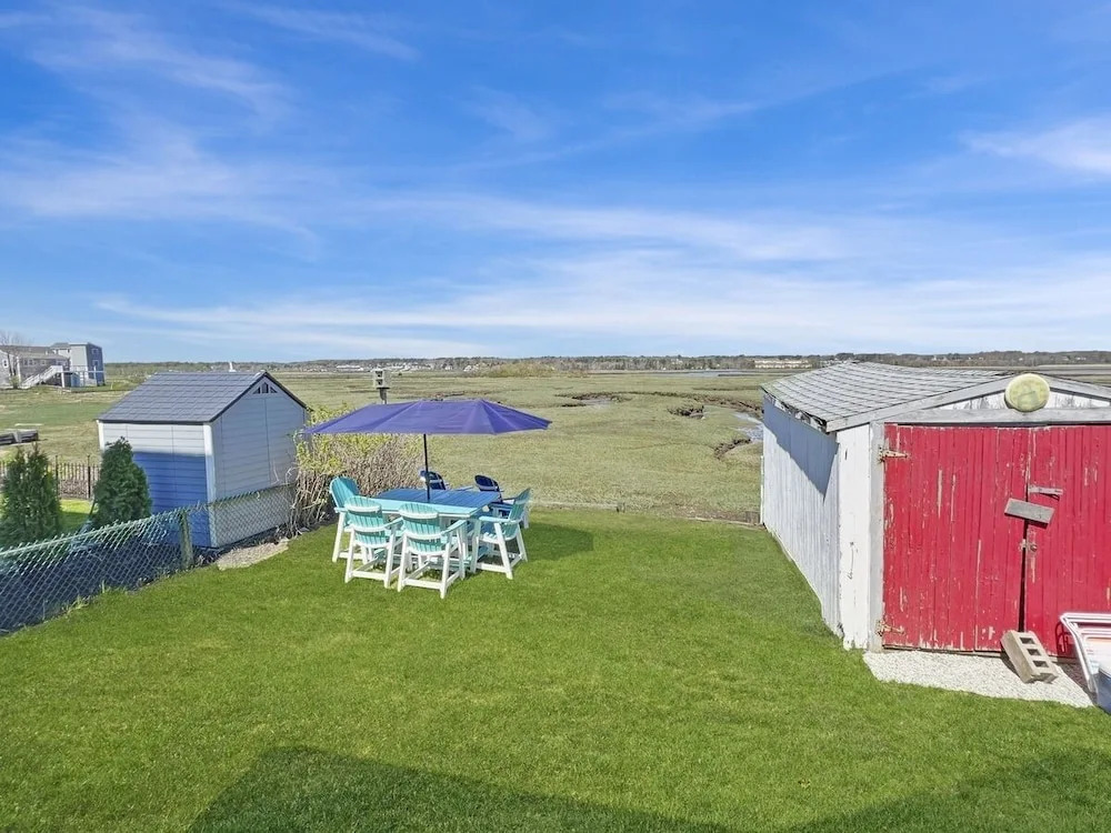 Sea Esta 4 Bedroom Cottage by RedAwning