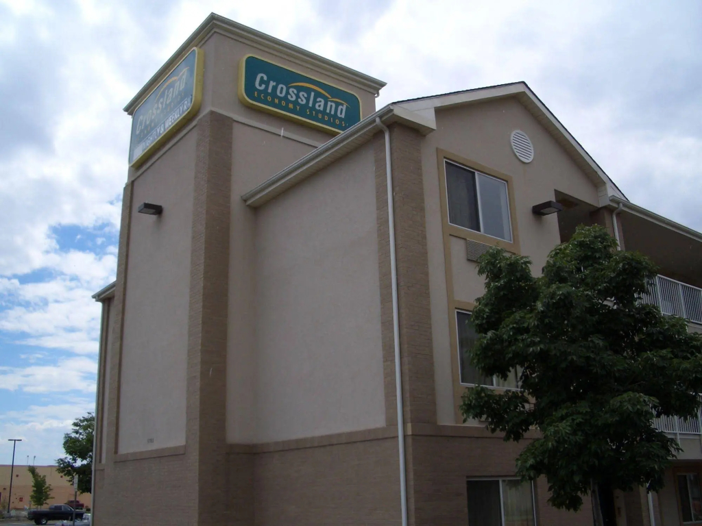 HomeTowne Studios by Red Roof Denver - Airport/Aurora