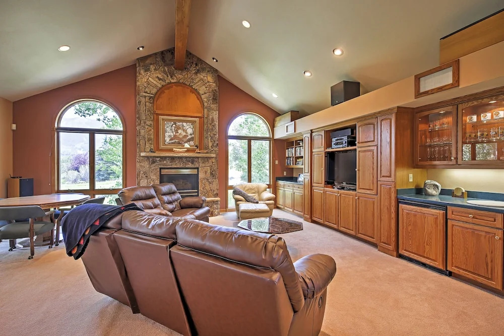 Spacious Home W/mtn Views, 2Mi to Steamboat Resort