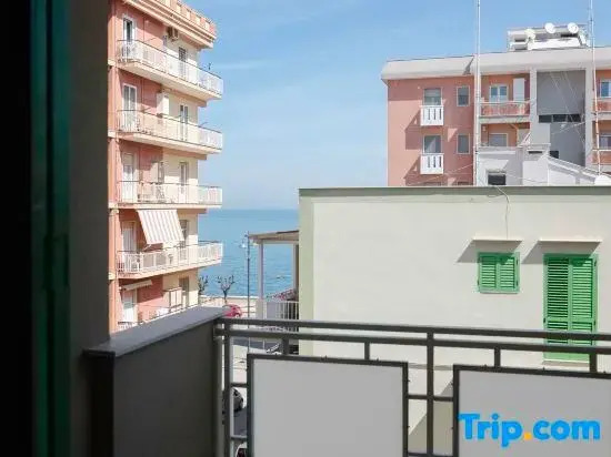 [Sunrise Waterfront] Central Apartment - Seaview