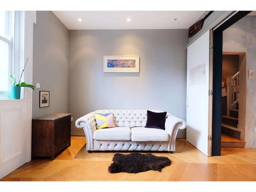 Spacious Modern 3 bed Architect-designed House