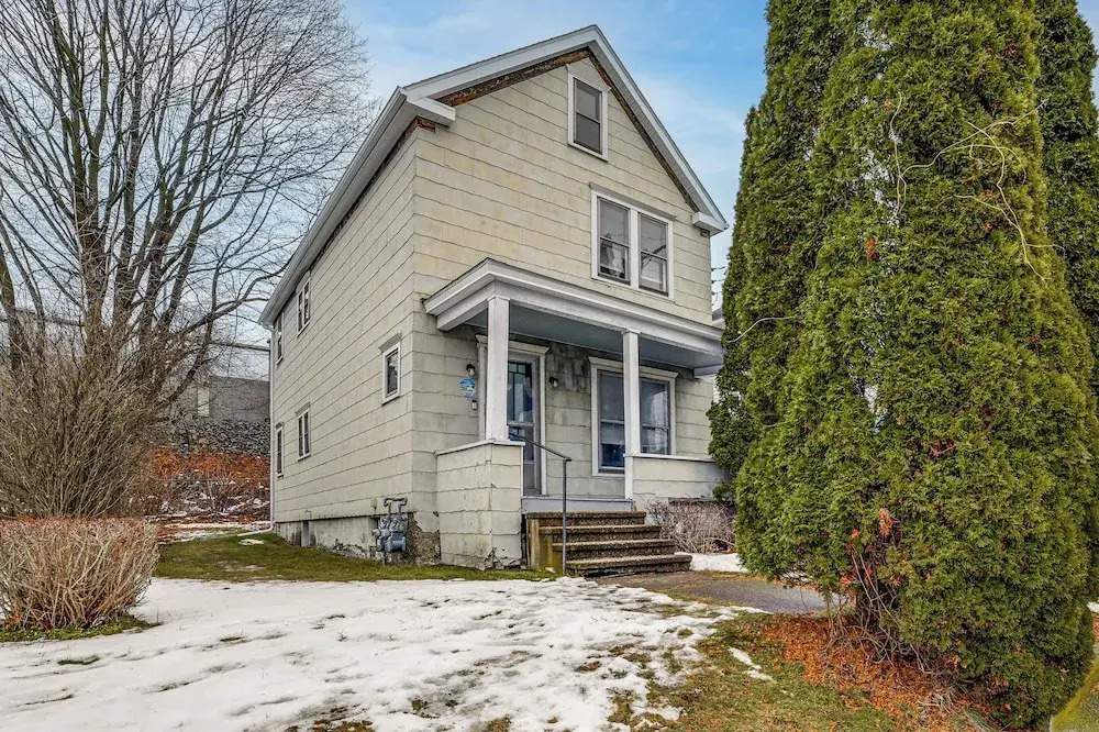 Work & Study: Binghamton Apt 2 Mi to Downtown