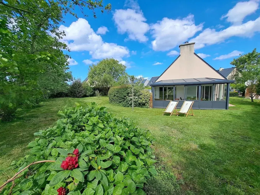 Holiday Home in Plouarzel Near Sandy Beach