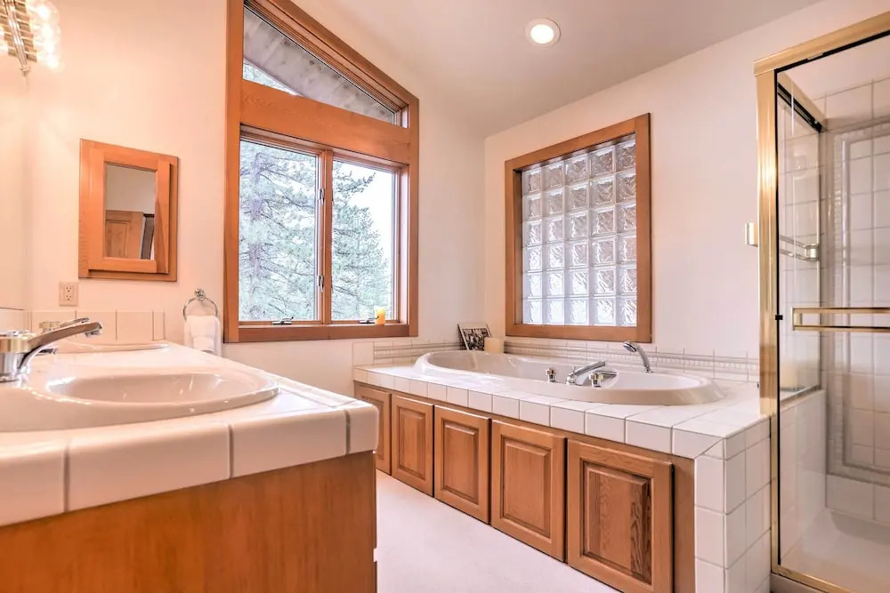 Mtn & Lake Views: Incline Village Ski Chalet