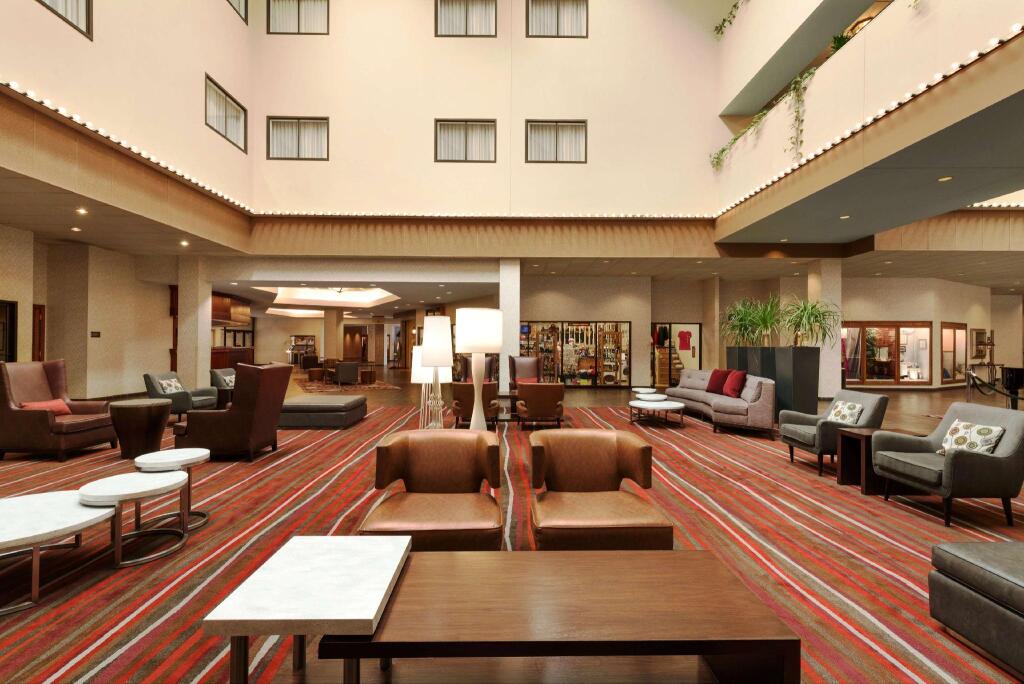 Hilton Appleton Paper Valley