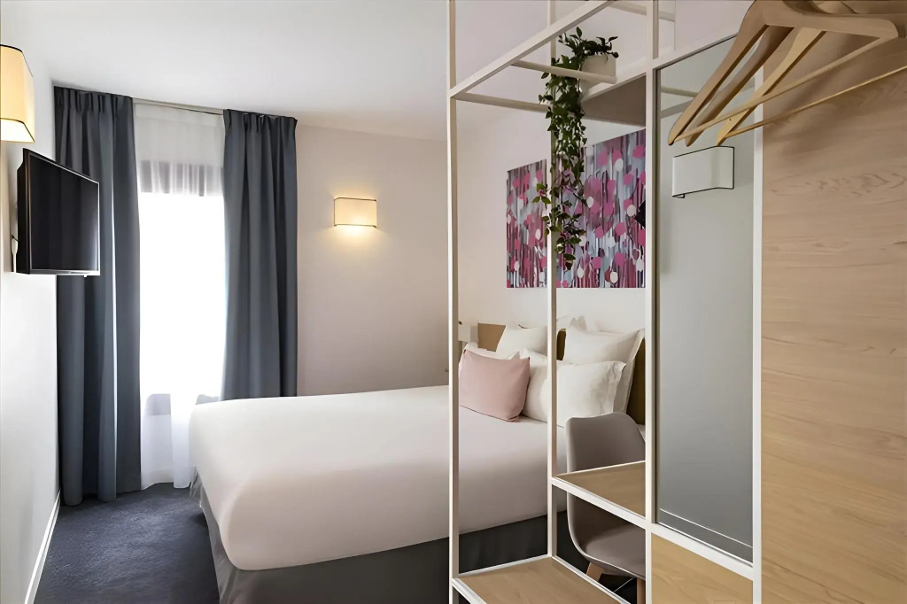 Hotel Paris Louis Blanc