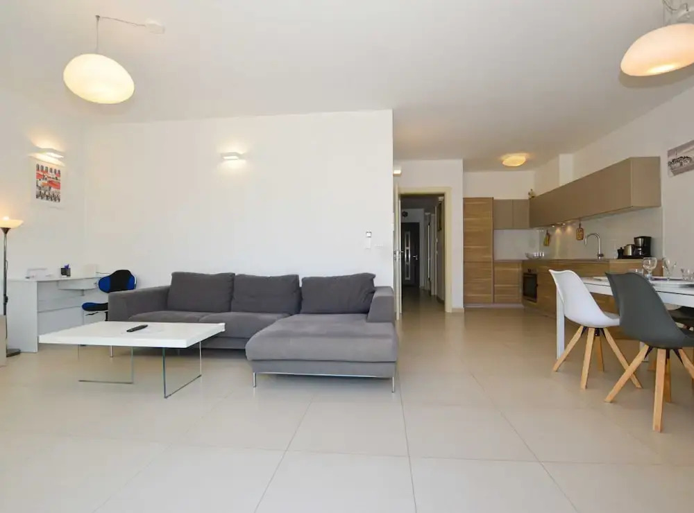 Family Friendly Spacious Apartment With Garden and Terrace