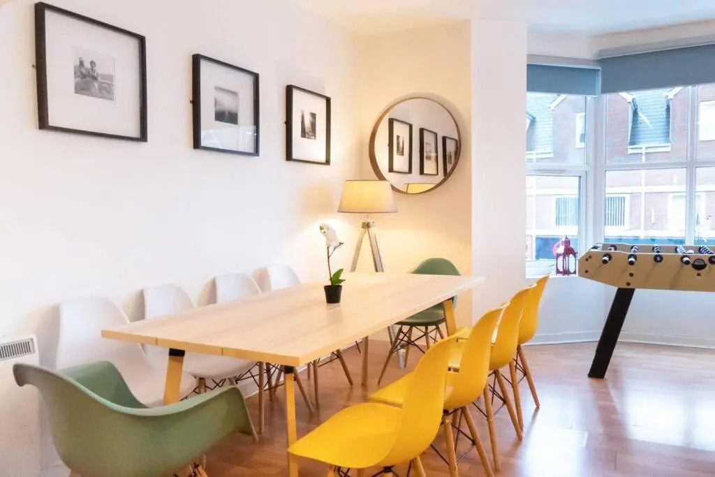Apartment up to 9 close to Centre, big TV and WiFi