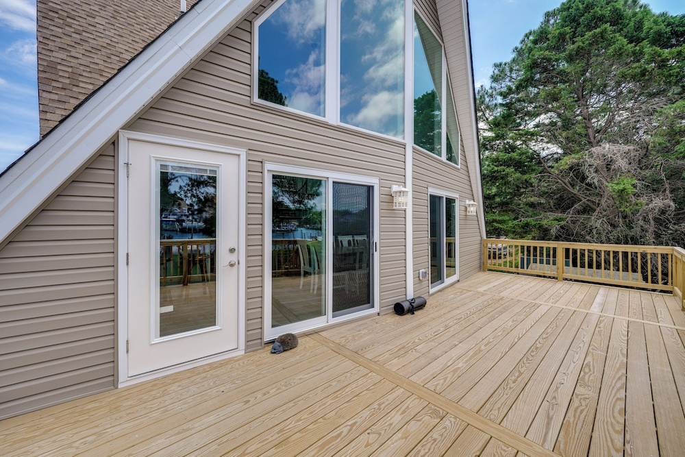 Private Dock & Beach Access: Outer Banks Area Home