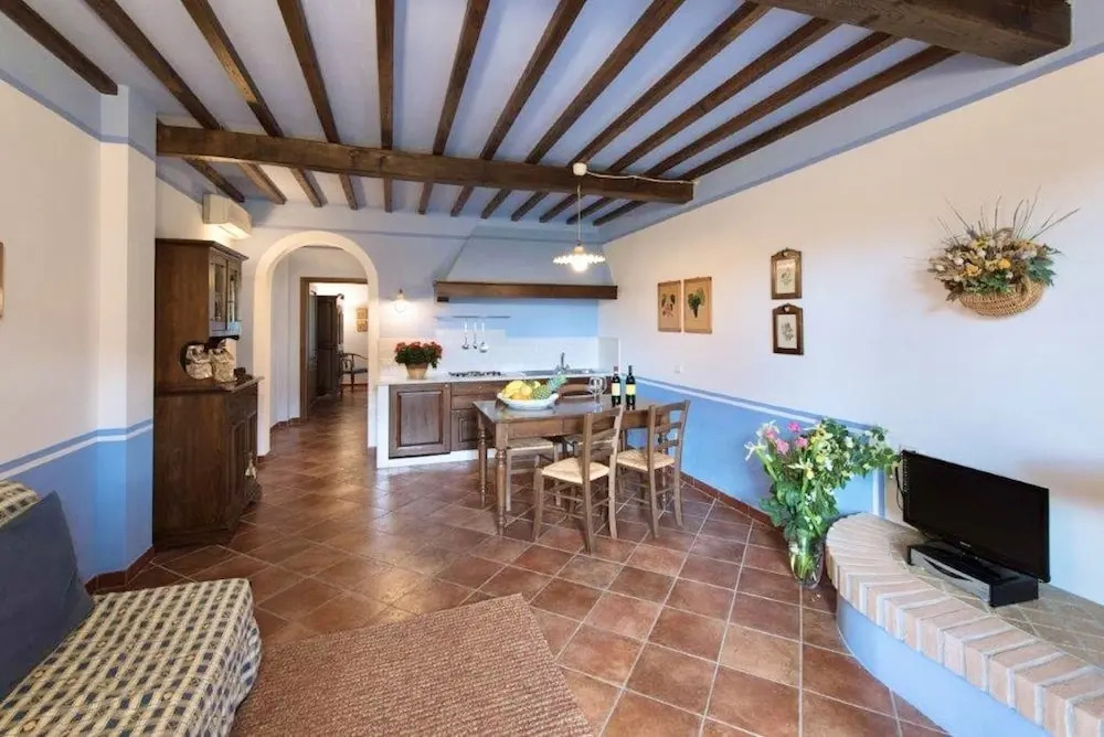 ISA-Holiday-Home with swimming-pool in San Gimignano, apartments with air conditioning and private outdoor area