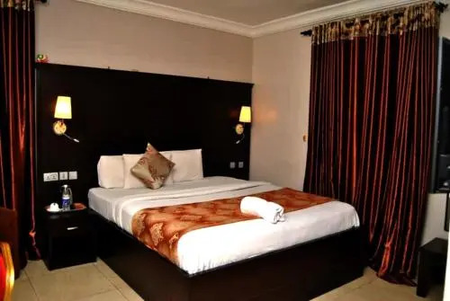 Royal Jatoz Hotels