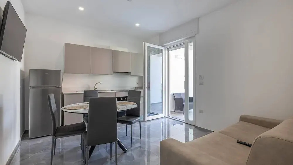 Sole Apartment 1 - Central Marina With Modern Furnishings