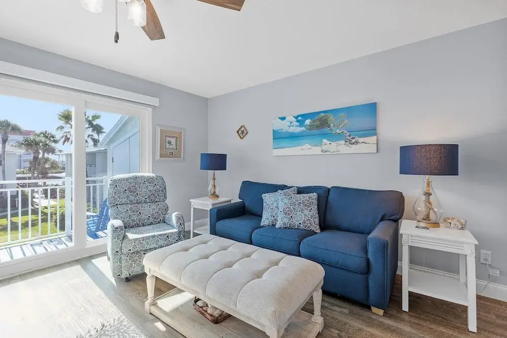 Colony Beach Club 237