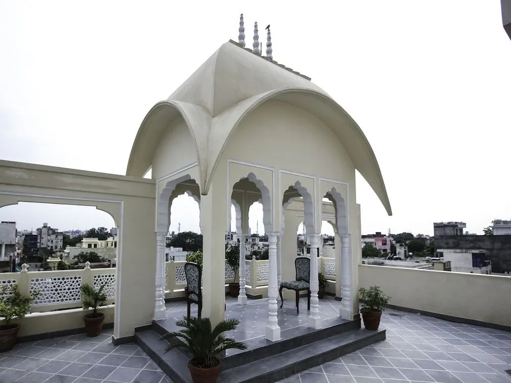 OYO 18308 Kishanpur Haveli